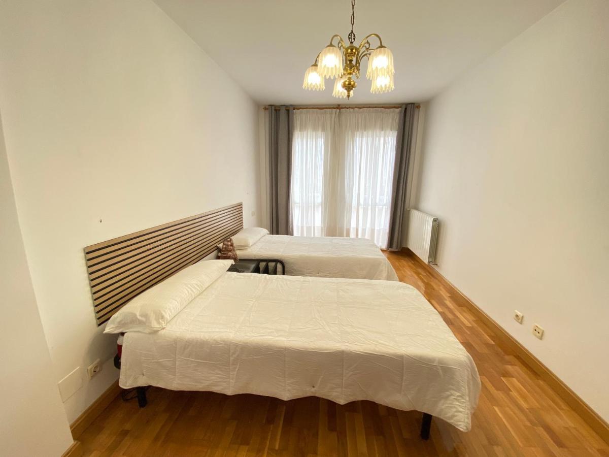 Casa Chalet Jardin Particular Ideal Grupos Y Familias Baranain Zewnętrze zdjęcie